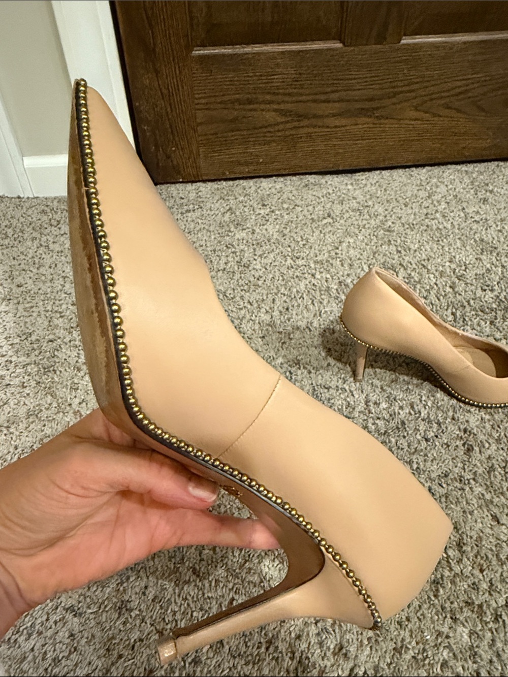 Coach Tan Nude Cream Pointed-Toe Gold Stud Trim Pumps Size 8 - Picture 7 of 16